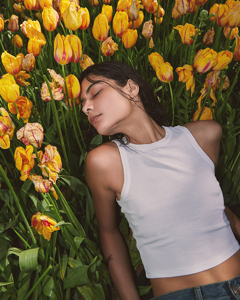 Modefabler Berättelser Vävda i Textilier och Trådar