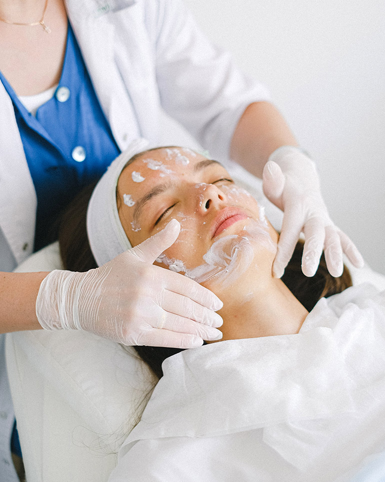 Anpassad Skönhet: Skräddarsy Din Hudvårds Rutin